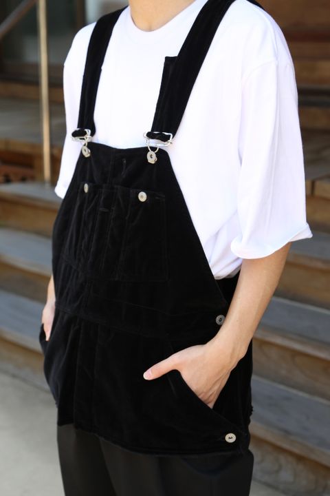 doublet CUT OFF VELVET VEST(21AW09VE13) style. 2021.07.25.