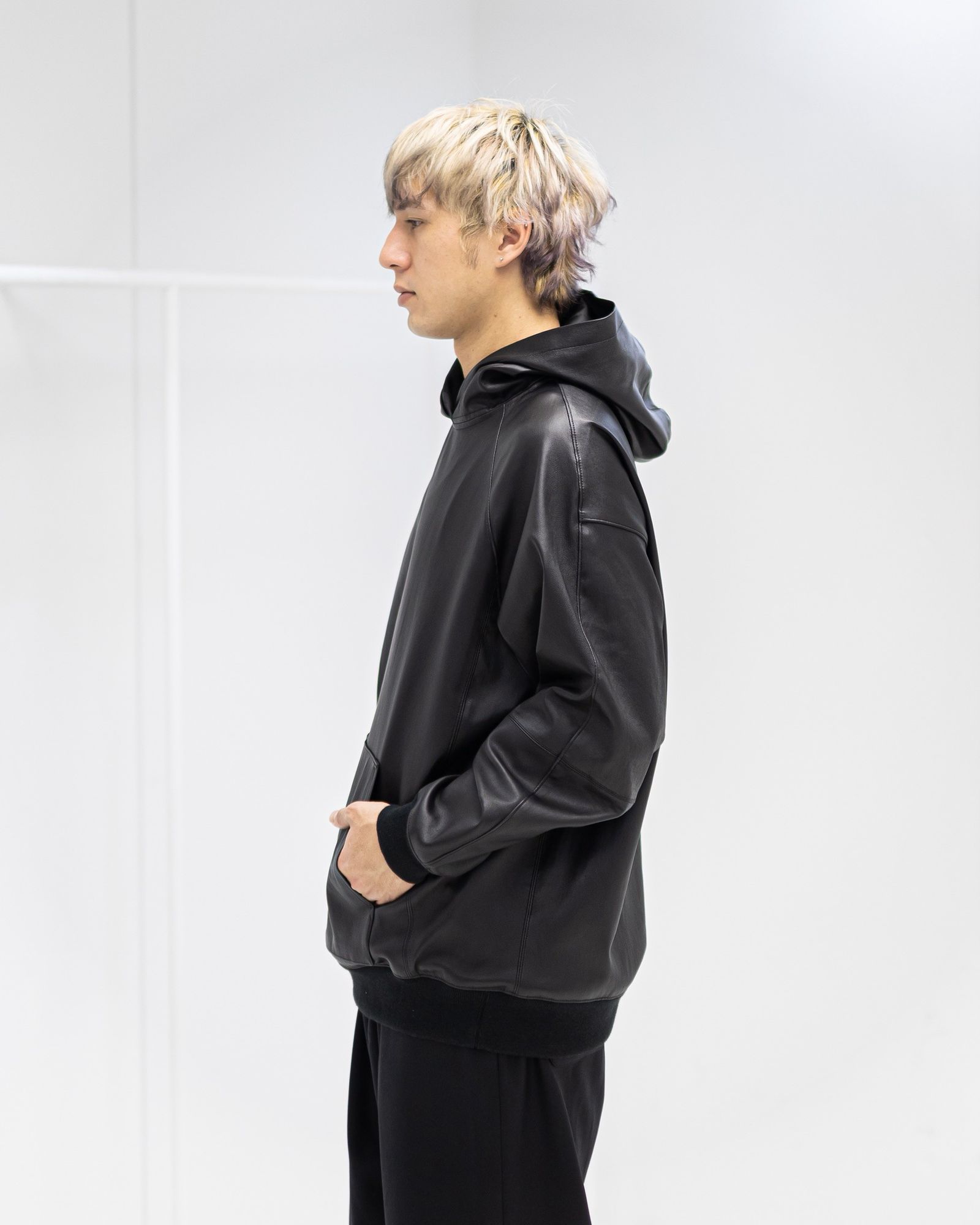 Graphpaper Bonded Leather Hooded Pullover 2月7日(土)新作発売！