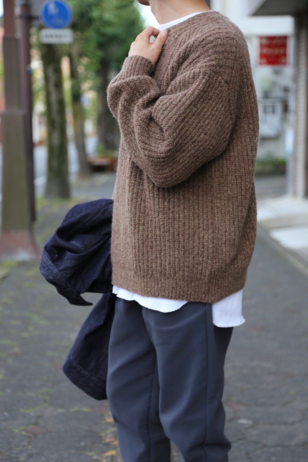 YOKE 3G BACK ZIP RIB CREW NECK"BEIGE"style.9.23.