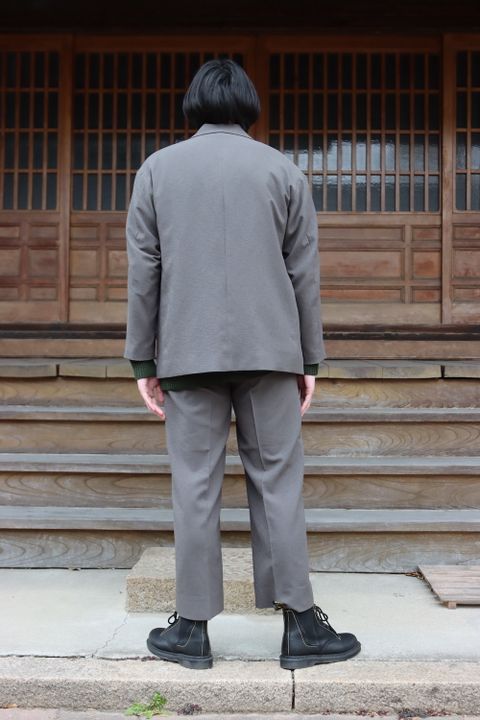 UNIVERSAL PRODUCTS CREPE UNCONSTRUCTED 2B JACKET style.2022.1.30.