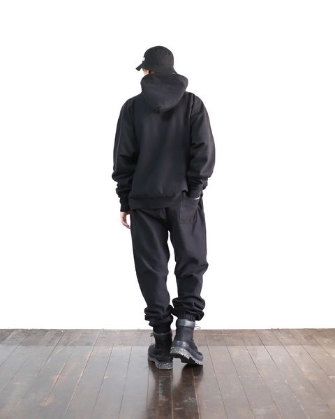 ©SAINT M×××××× ARCH SAINT HOODIEスタイル
