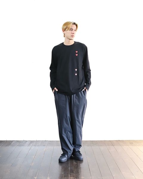 PLAY COMME des GARCONS 24SS PLAY VERTICAL4HEART L/S T-SHIRT style 2024.3.2