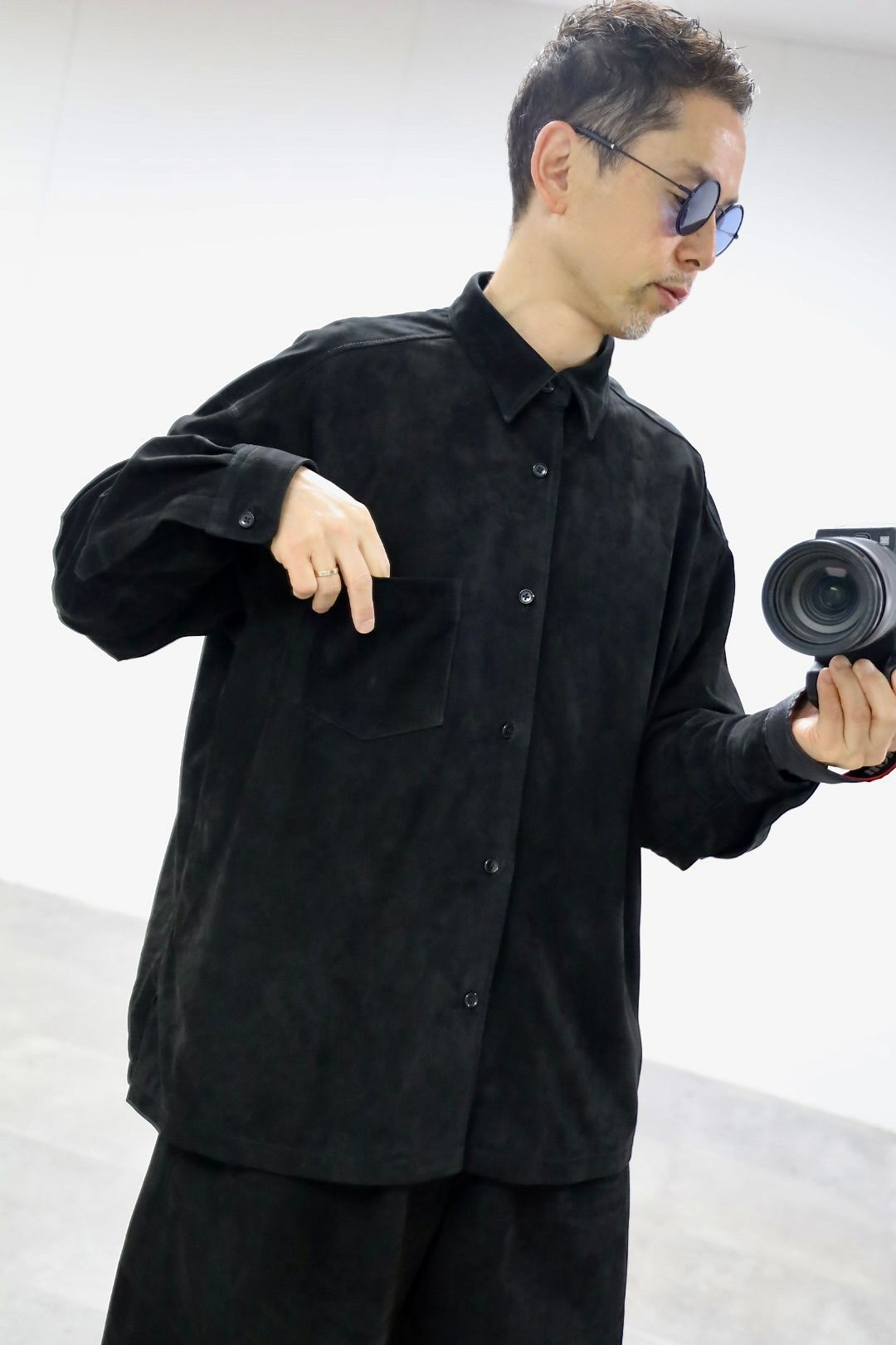 グラフペーパー26SS Cow Nubuck Leather L/S Oversized Regular Collar Shirt(GU261-50406)BLACK☆2月28日(土)発売！