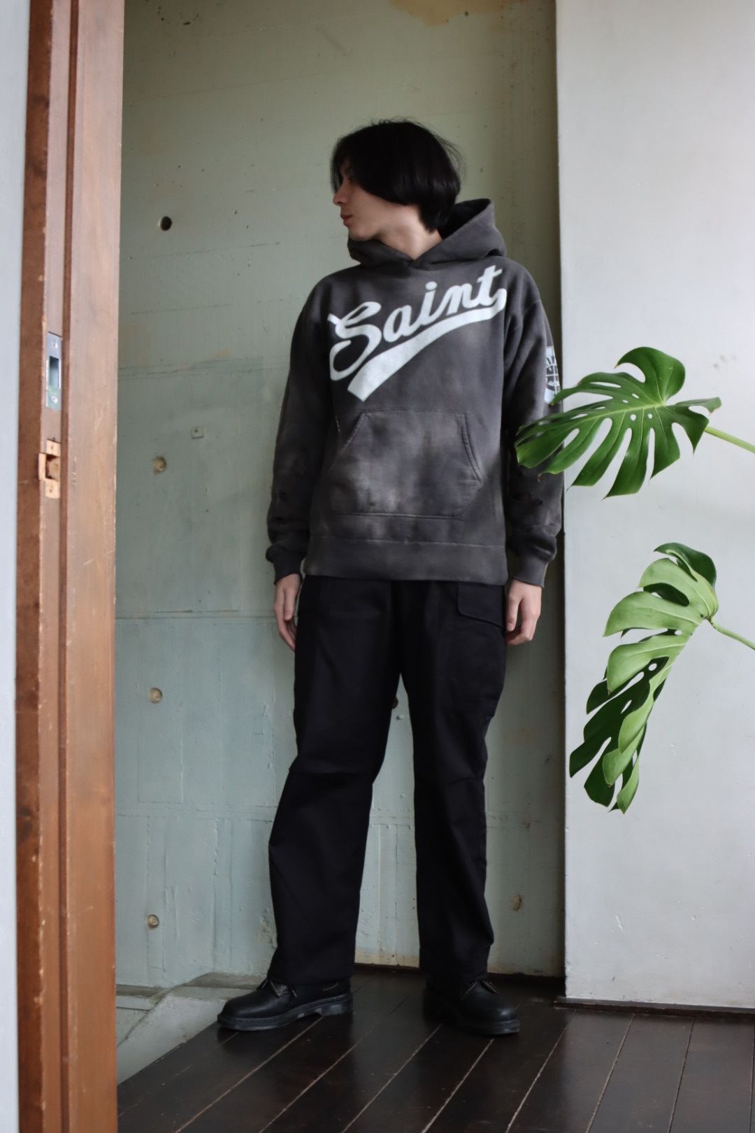 ©SAINT M××××××  FOCUSフーディー"BLACK" style
