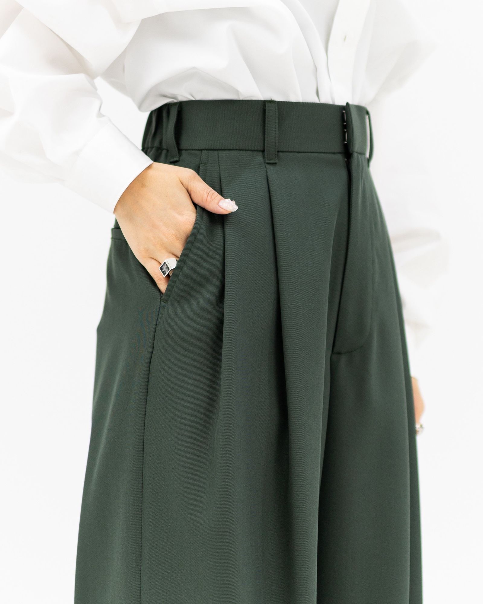 グラフペーパー Women's 25AW Techno Wool Nylon Two Tuck Wide Pants(GL253-40319)GREEN