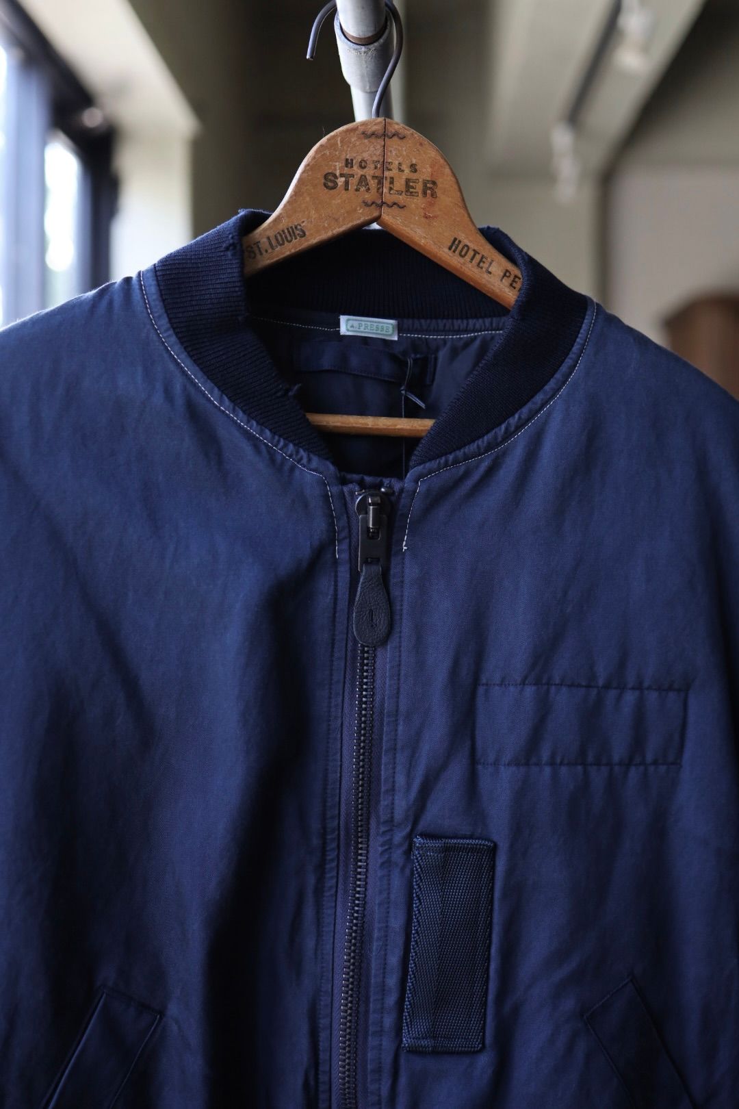 アプレッセ 2025 STYLE2 Vintage Silk Flight Jacket(25AAP-01-26)NAVY☆10月25日(土)発売!