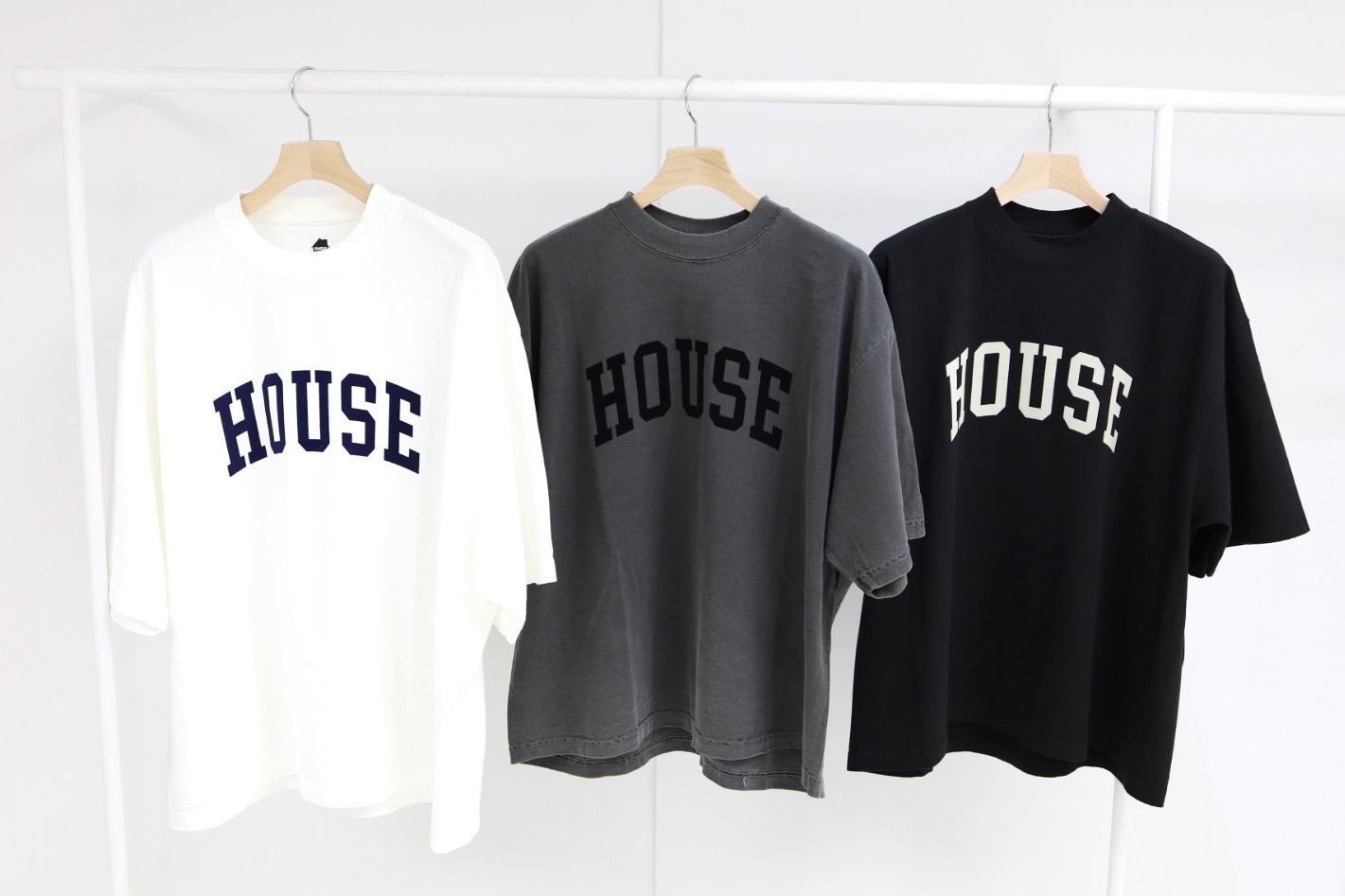 イズネスミュージック 26SS HOUSE T-SHIRT FL(IMP7_24_FLHOUSET01)BLACK☆新作発売！