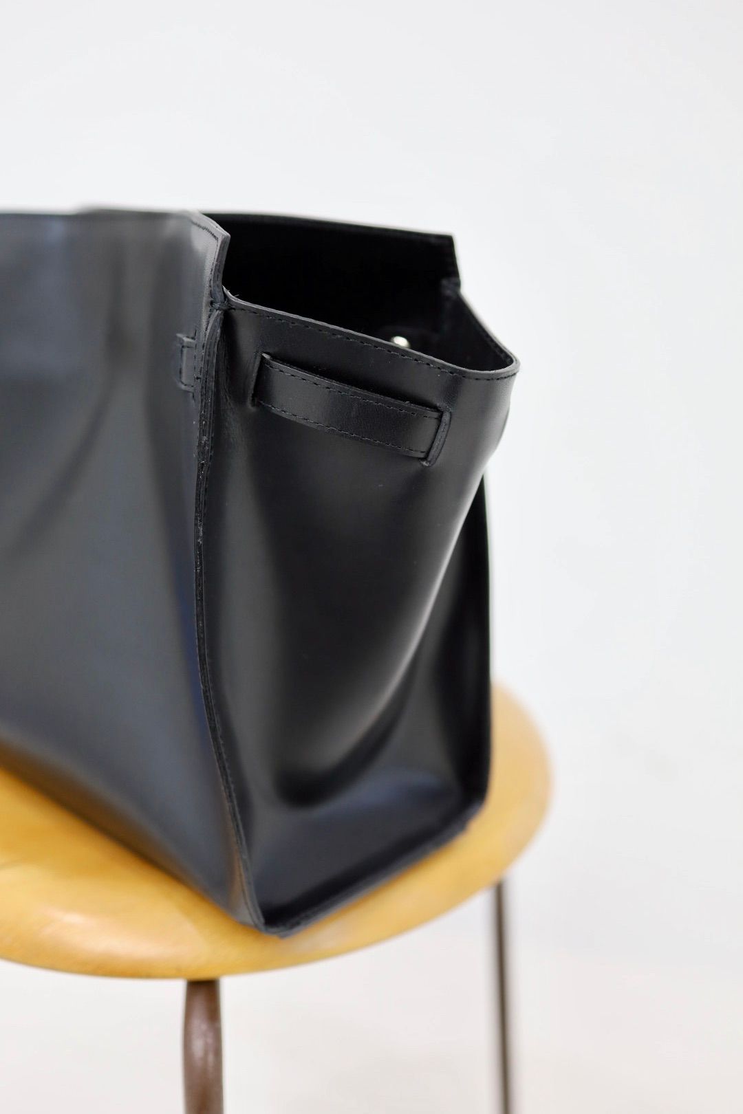doublet 26SS LEATHER "ITA" SHOULDER BAG(26SS66BG73)BLACK☆12月13日(土)発売！