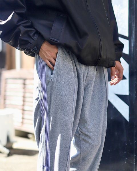 STRIPES FOR CREATIVE FW23 VELOUR TRACK PANTSスタイル