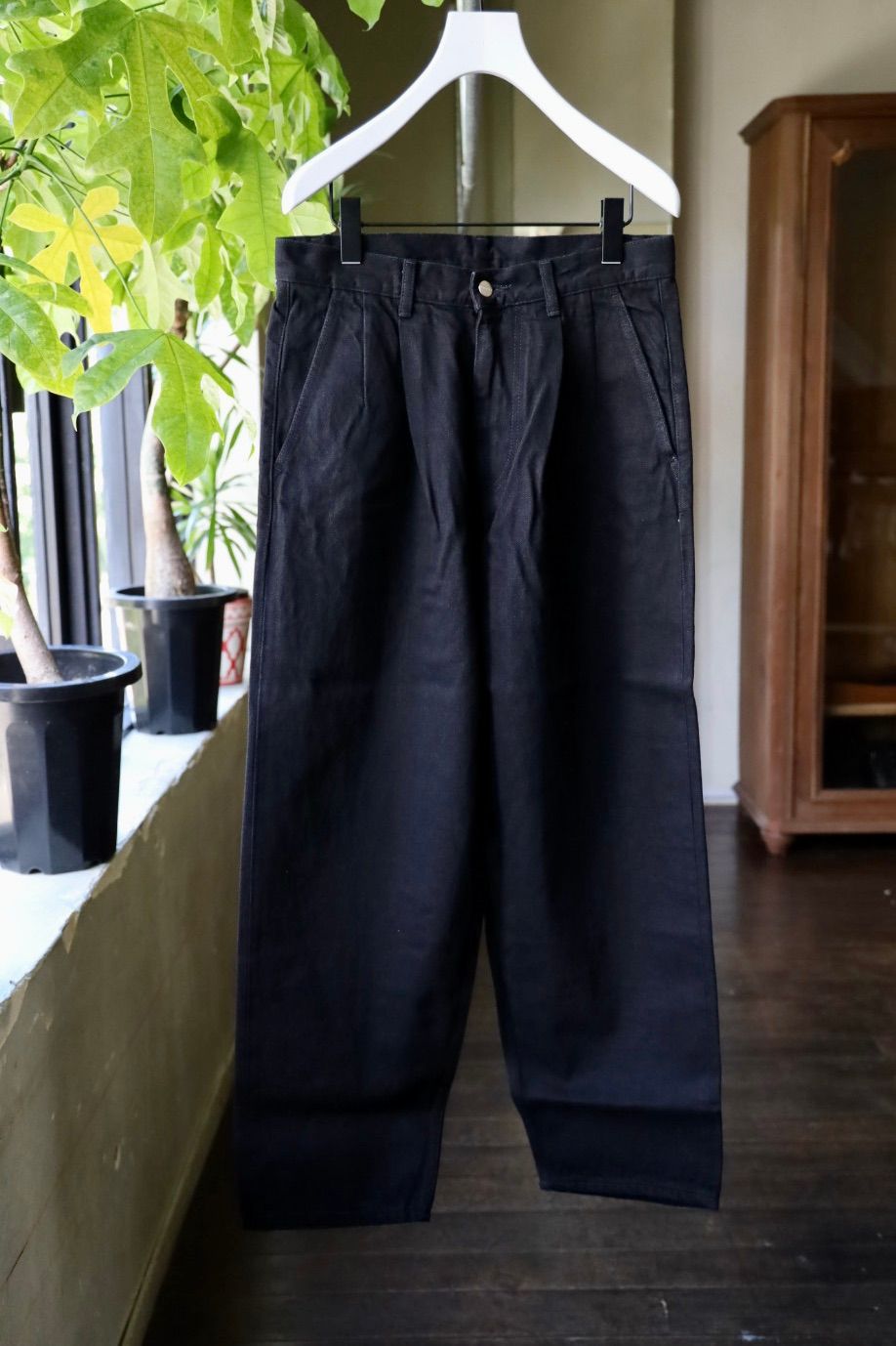 グラフペーパー25AW Selvage Denim Two Tuck Pants(GU253-40061RB)BLACK_WASHED☆7月26日(土)発売！