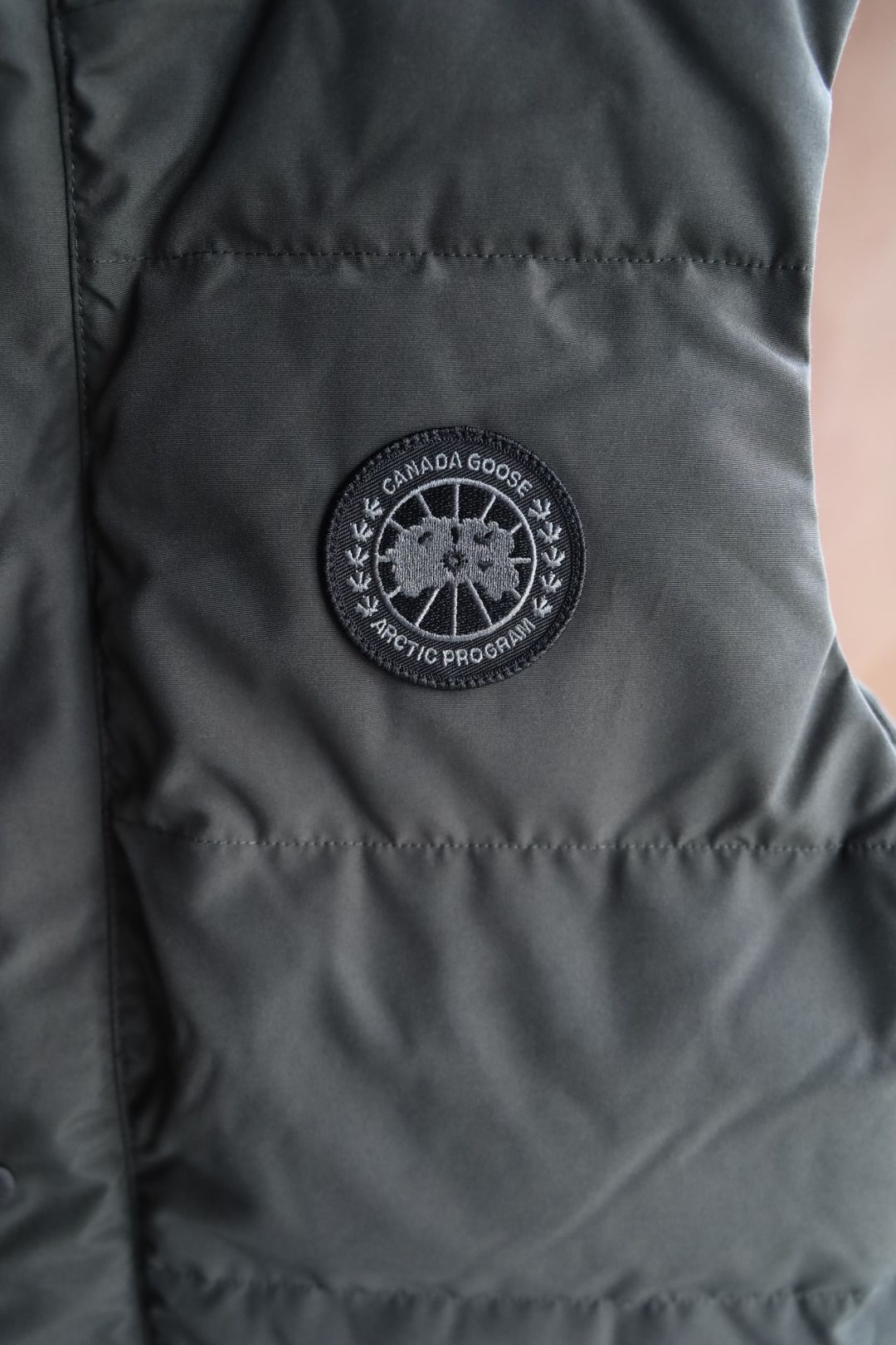 カナダグース ブラックレーベル Freestyle Crew Vest Black Label (2054MLB)Volcano☆新作発売！