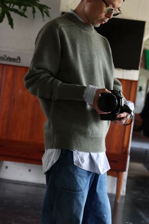 アプレッセ22FW Pullover Sweater"GREEN"スタイル