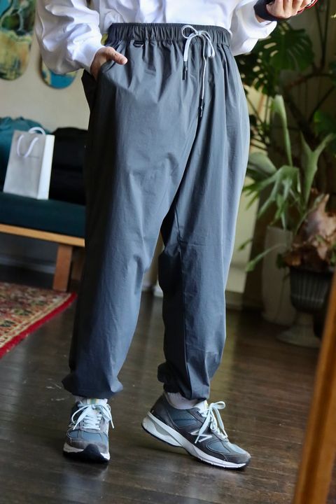 S.F.C 23FW WIDE SPORTY PANTS"GRAY"スタイル