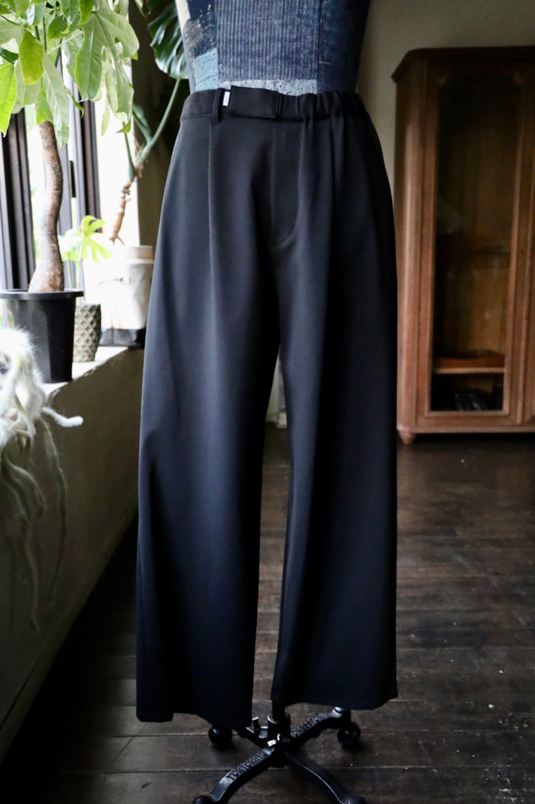 グラフペーパー25AW Compact Ponte Wide Chef Pants (GM253-40041B)BLACK ☆7月12日(土)発売！