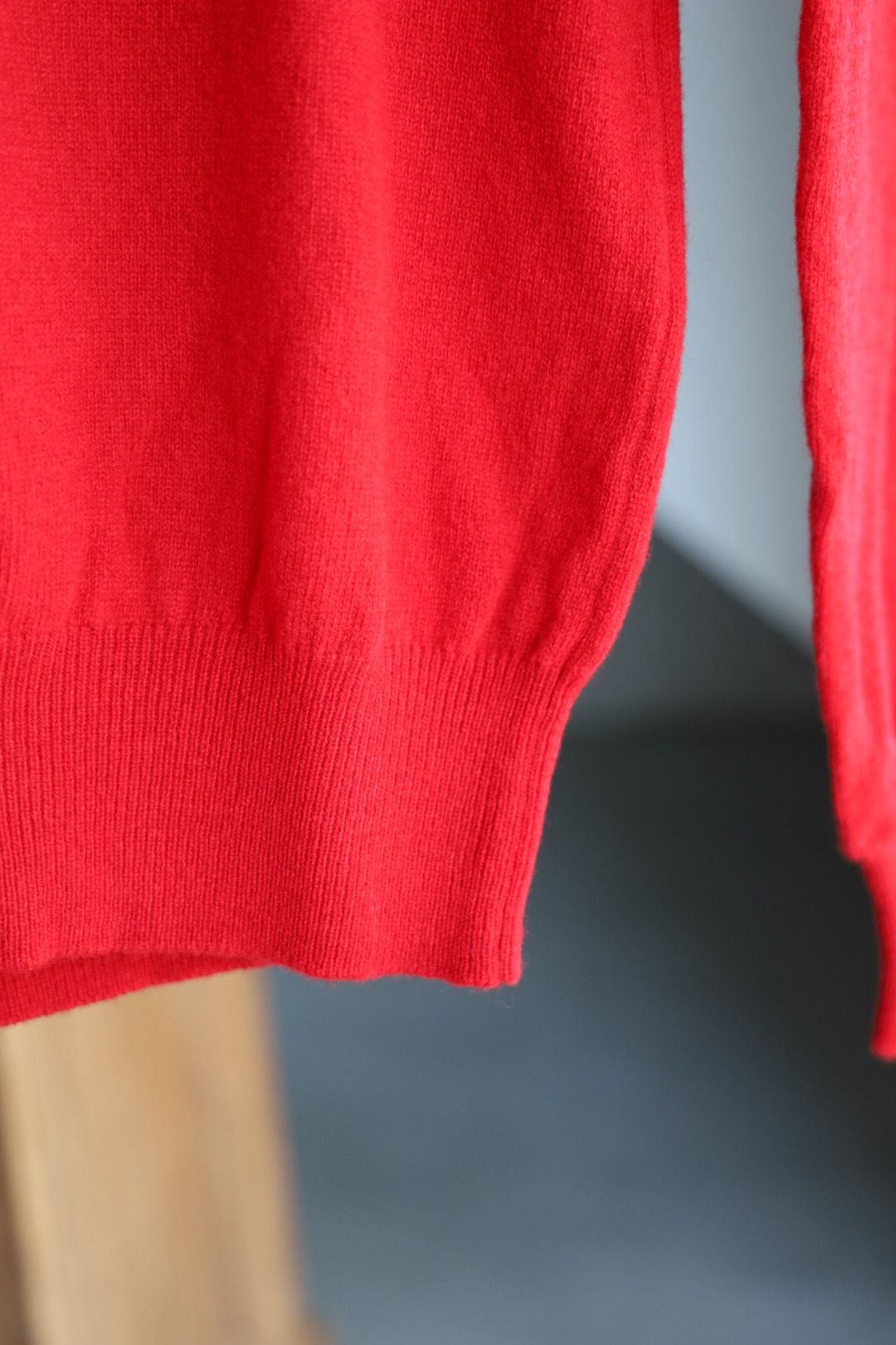 プレイコムデギャルソン ROUND NECK RHINESTONE CARDIGAN (RED/RED HEART)