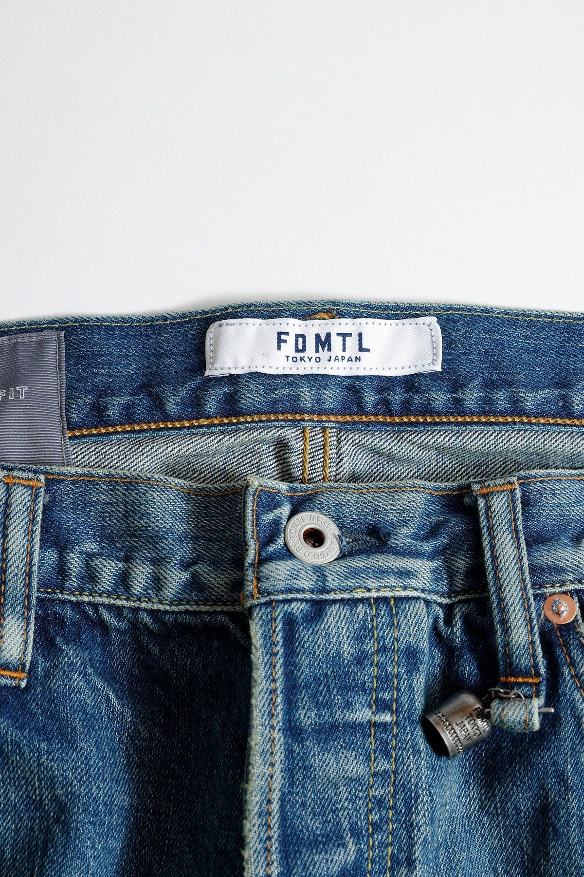 ファンダメンタル デニムパンツ CLASSIC FIT DENIM CS127 (FA25MG127)INDIGO
