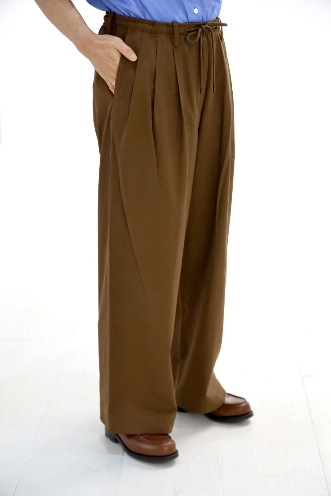 マーカウェア 26SS  60/2オーガニック強燃ボイル3/2ツイル / トリプルプリーテッドイージートラウザーズ(A26A16PT02C) Burnt Umber☆新作発売！