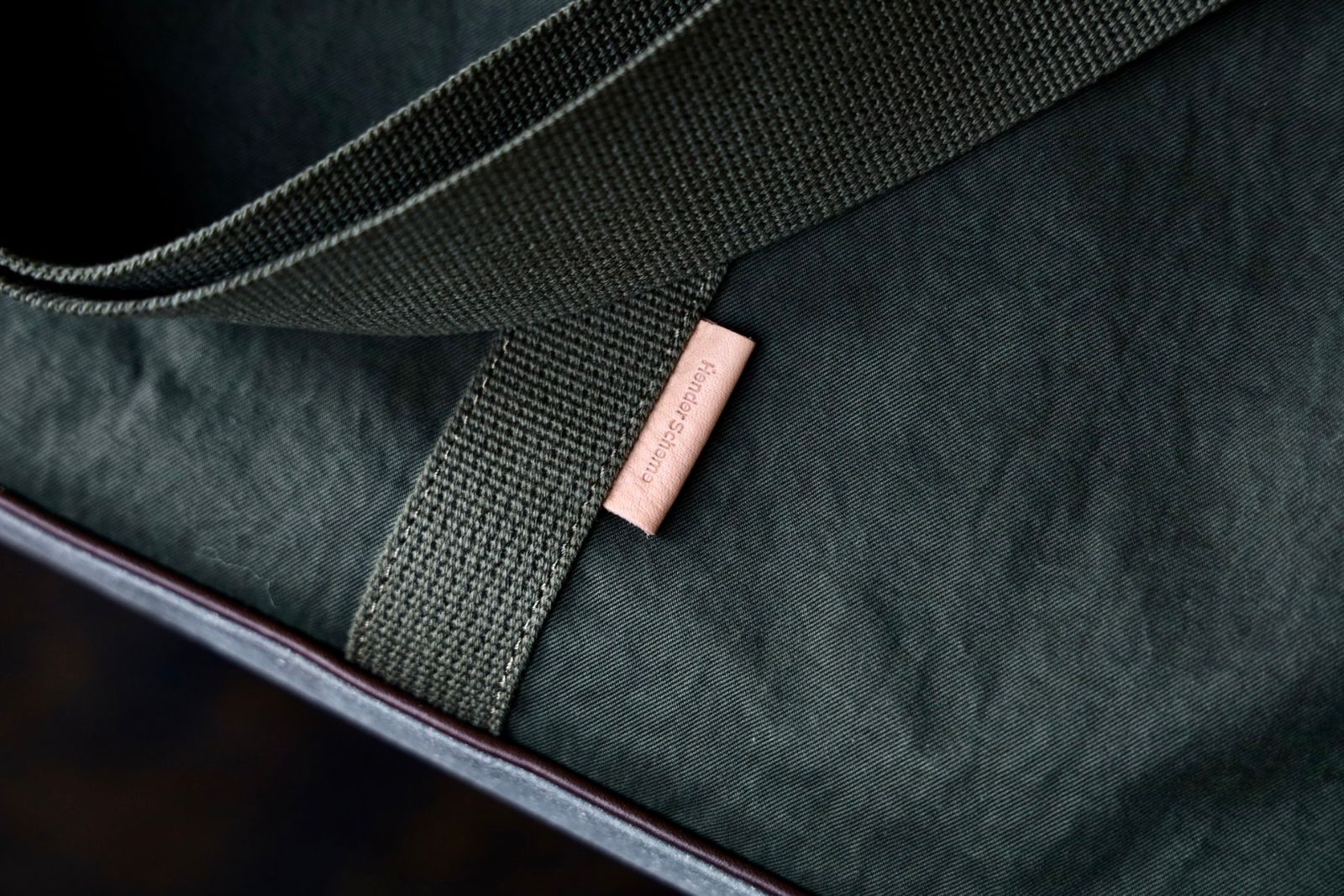 エンダースキーマ25SA バッグ boston luggage(ro-rb-blg)khaki green☆8月9日(土)発売！