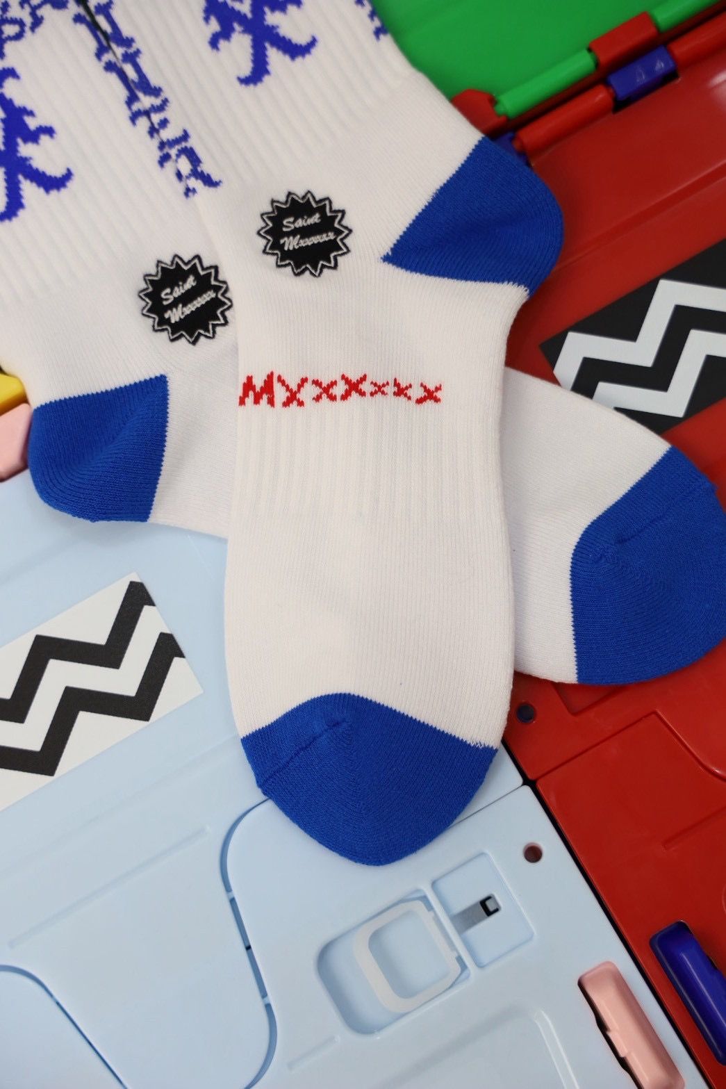 セントマイケル SINNER SOCKS (SM-HR1-0000-109)WHITE/BLUE★10月11日(土)発売！