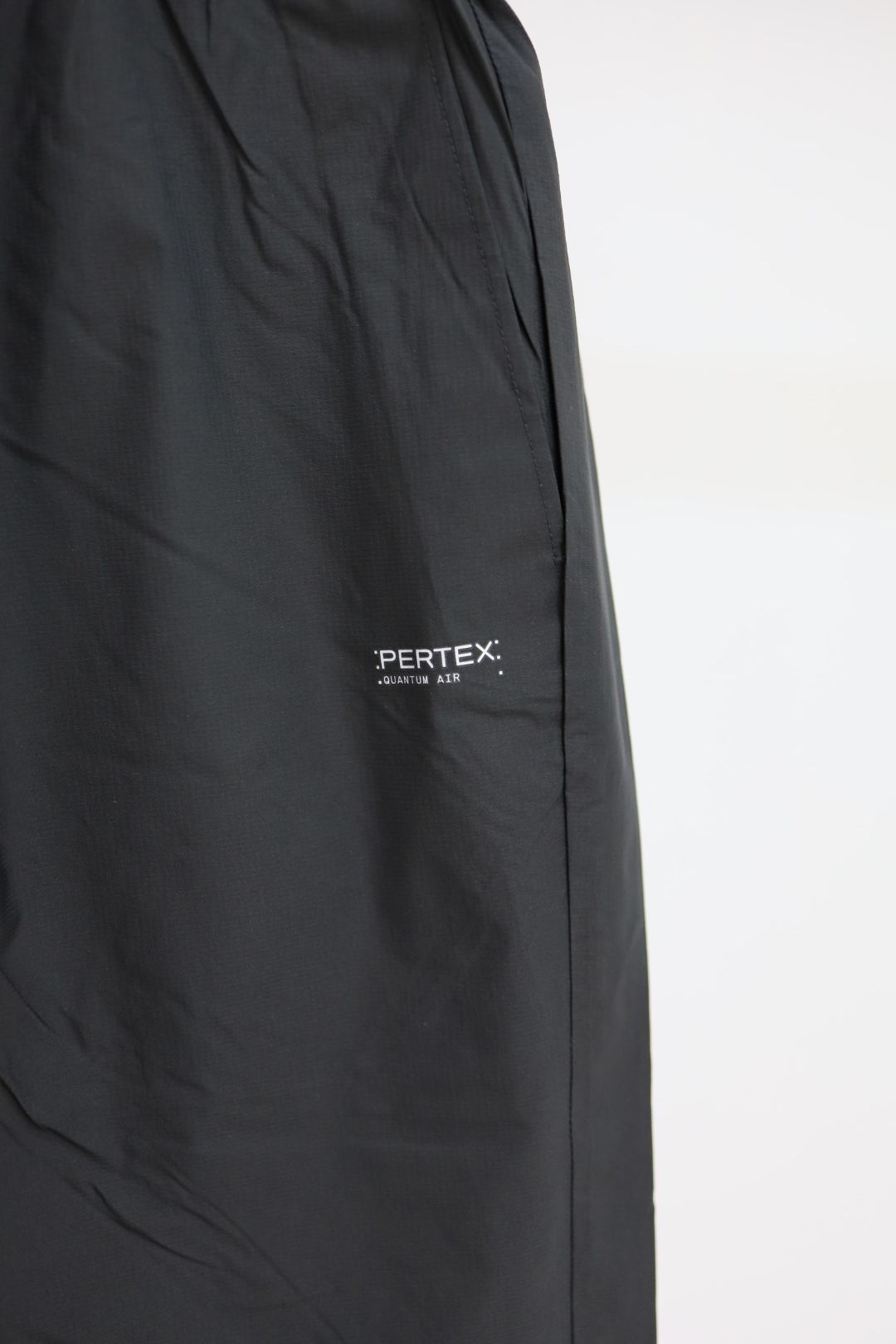 グラフペーパー 26SS PERTEX QUANTUM AIR Wide Chef Shorts(GM261-40301)CHARCOAL☆3月28日(土)発売！