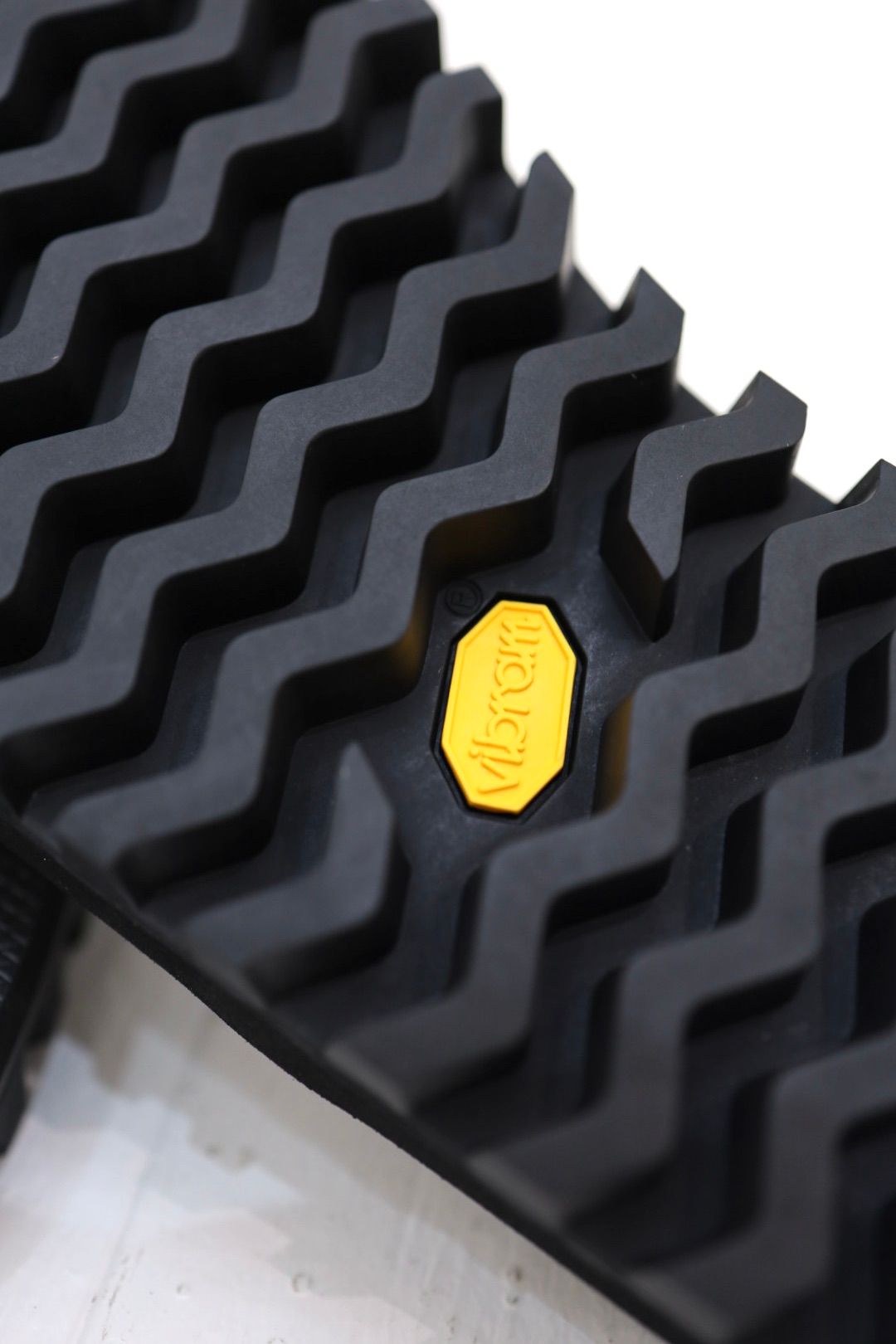 is-ness 26SS スイコックコラボサンダル Suicoke x is-ness GUT KAT-2-ISN(26SS_49_1008SANDALS01_OG-246-ISN)BLACK☆新作発売！