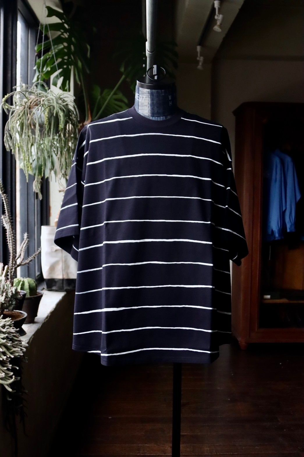 S.F.C SUPER BIG WIDE SIDE STRIPE TECH LS TEE / Navy-white
