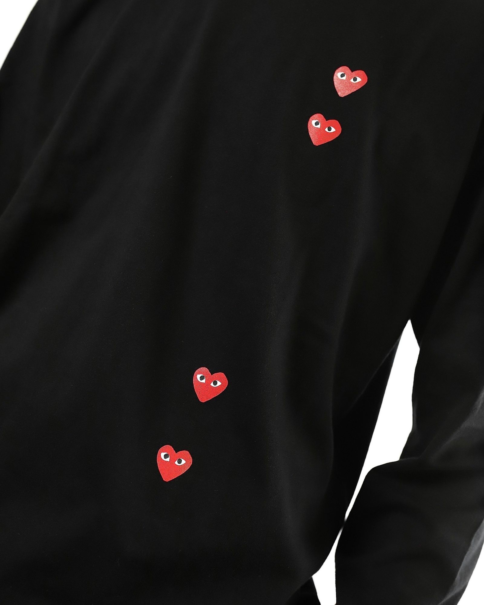 PLAY COMME des GARCONS 24SS PLAY VERTICAL 4 HEART L/S T-SHIRT