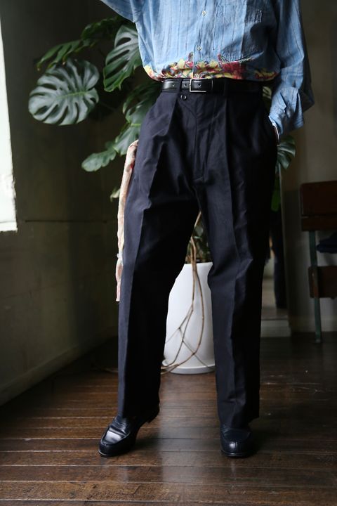 blurhms Broken Cloth Curve Front Slacks"DARK NAVY"style.8.13.