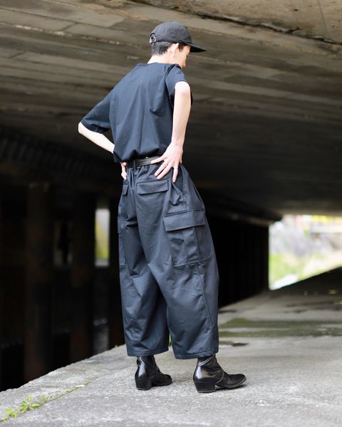 is-ness イズネス23SS BALLOON CARGO EZ PANTSスタイル