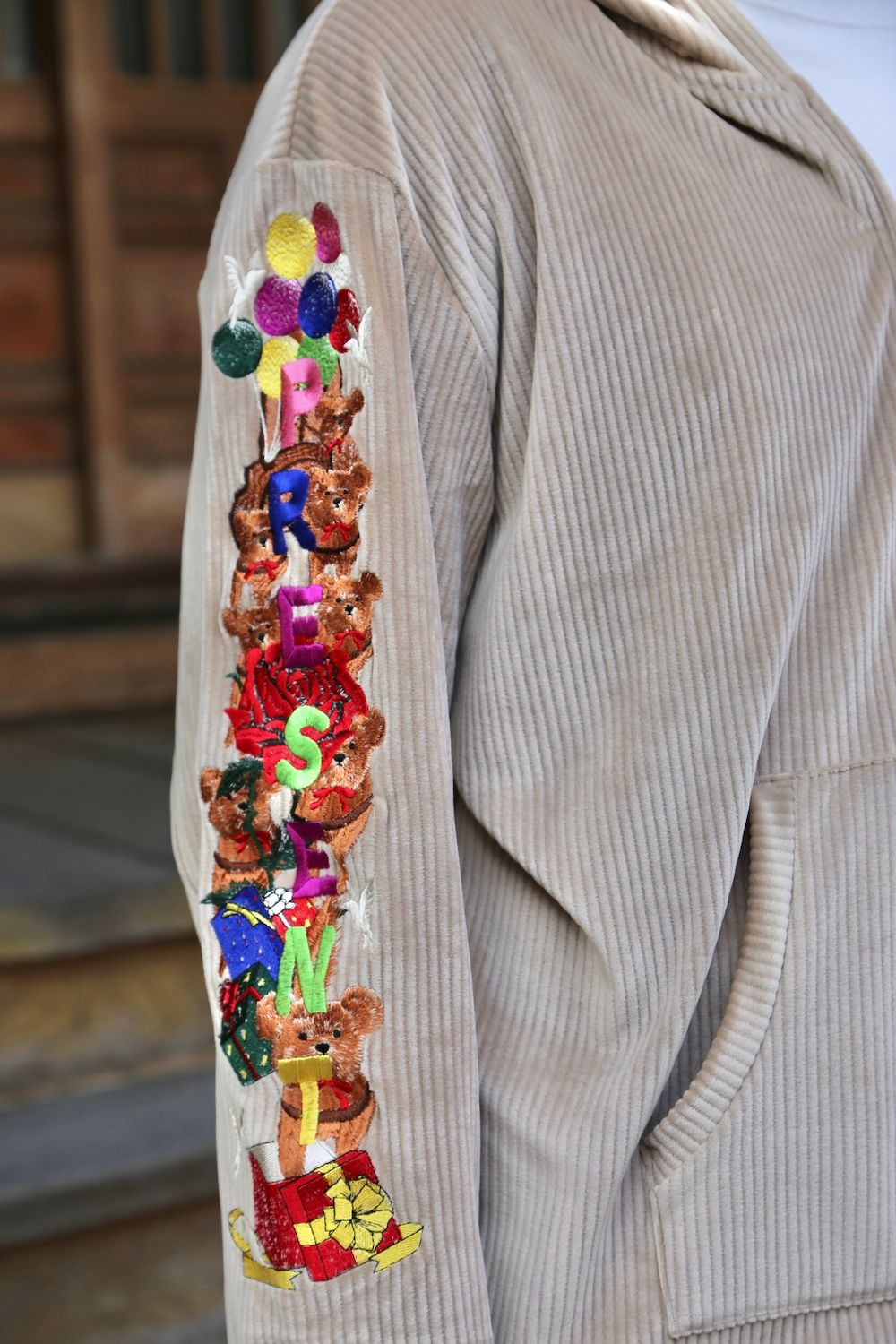 CHAOS EMBROIDERY COMFY HOODIE(21SS24BL118) style.2021.1.16.