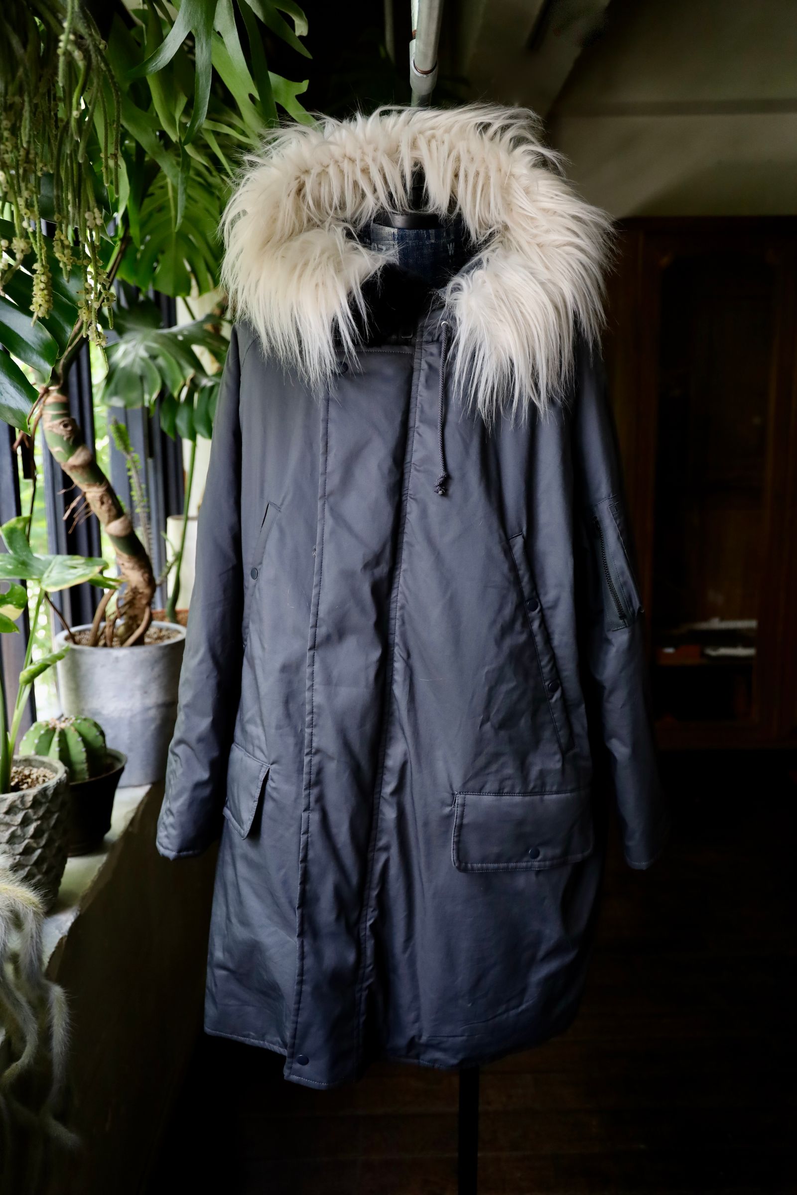 グラフペーパー Solotex Twill Flight Coat(GU243-10297B)GRAY