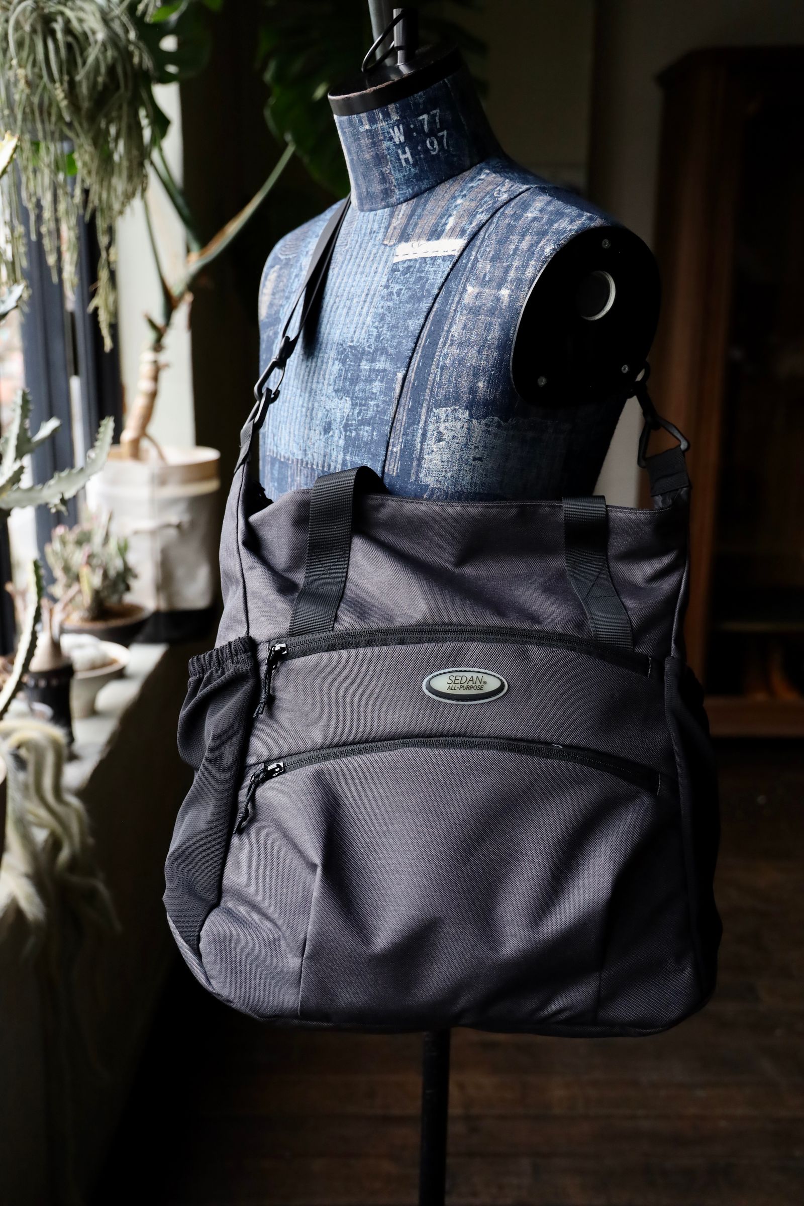 【新品】セダンオールパーパス Tech 2Way Tote Bag ブラック 新品】セダンオールパーパス Tech 2Way Tote Bag ブラック