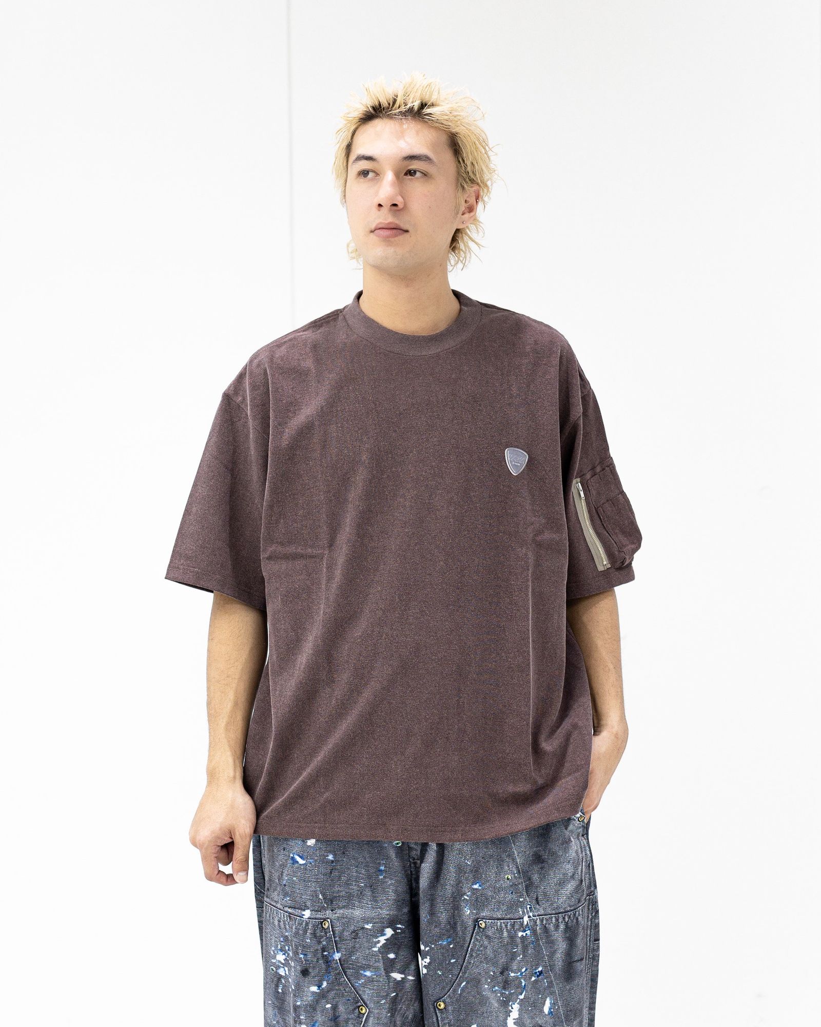 イズネス 26SS Arm Pocket T-Shirt (26SS_38_1008SSCS01)BROWN☆新作発売！