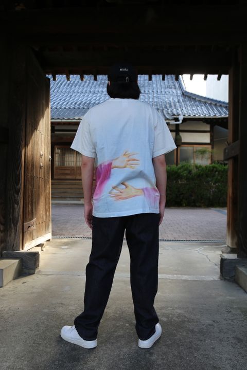 ©SAINT M×××××× hug TEE style ※4月29日AM10:00発売