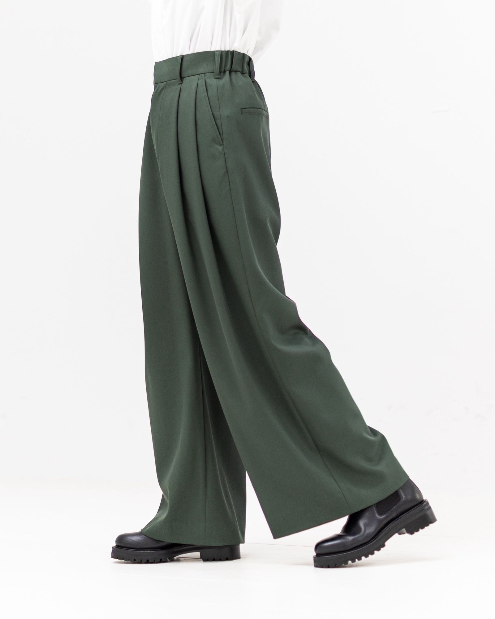 グラフペーパー Women's 25AW Techno Wool Nylon Two Tuck Wide Pants(GL253-40319)GREEN