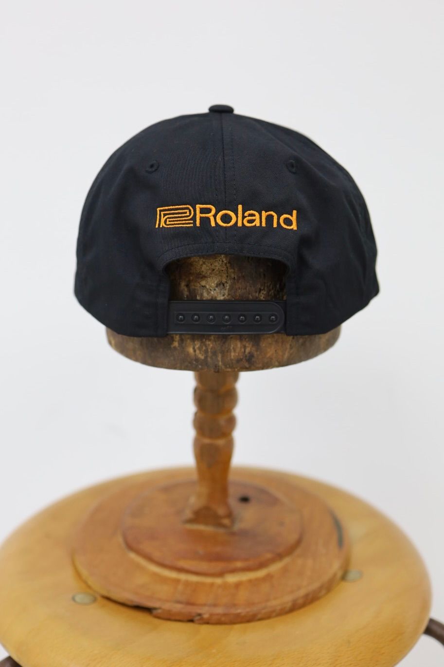 イズネスミュージック 26SS TR-808 CAP(ISNESS MUSIC×ROLAND)(IMP7_05_TR-808CAP01)BLACK-ORANGE☆新作発売！