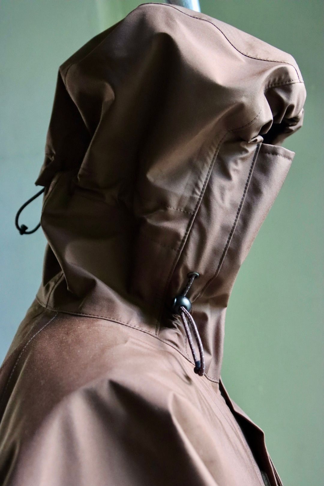 イズネス23AW NINJA HOODIE SHELL JACKET(1005AWJK02)BROWN