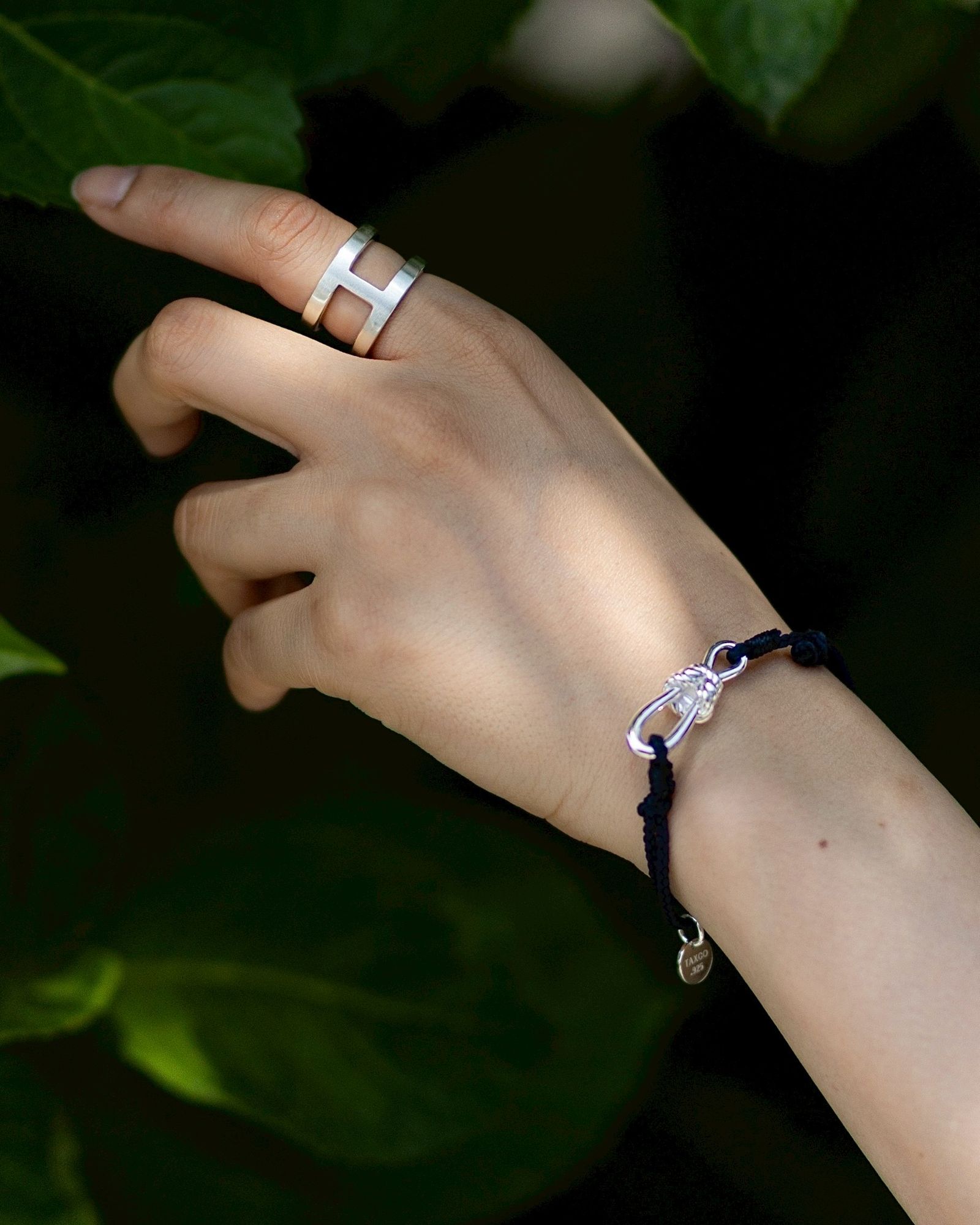 XOLO Hリング　サークルリング　サイズM XOLO（ショロ）の「[XOLO JEWELRY/ショロジュエリー] Hモチーフ