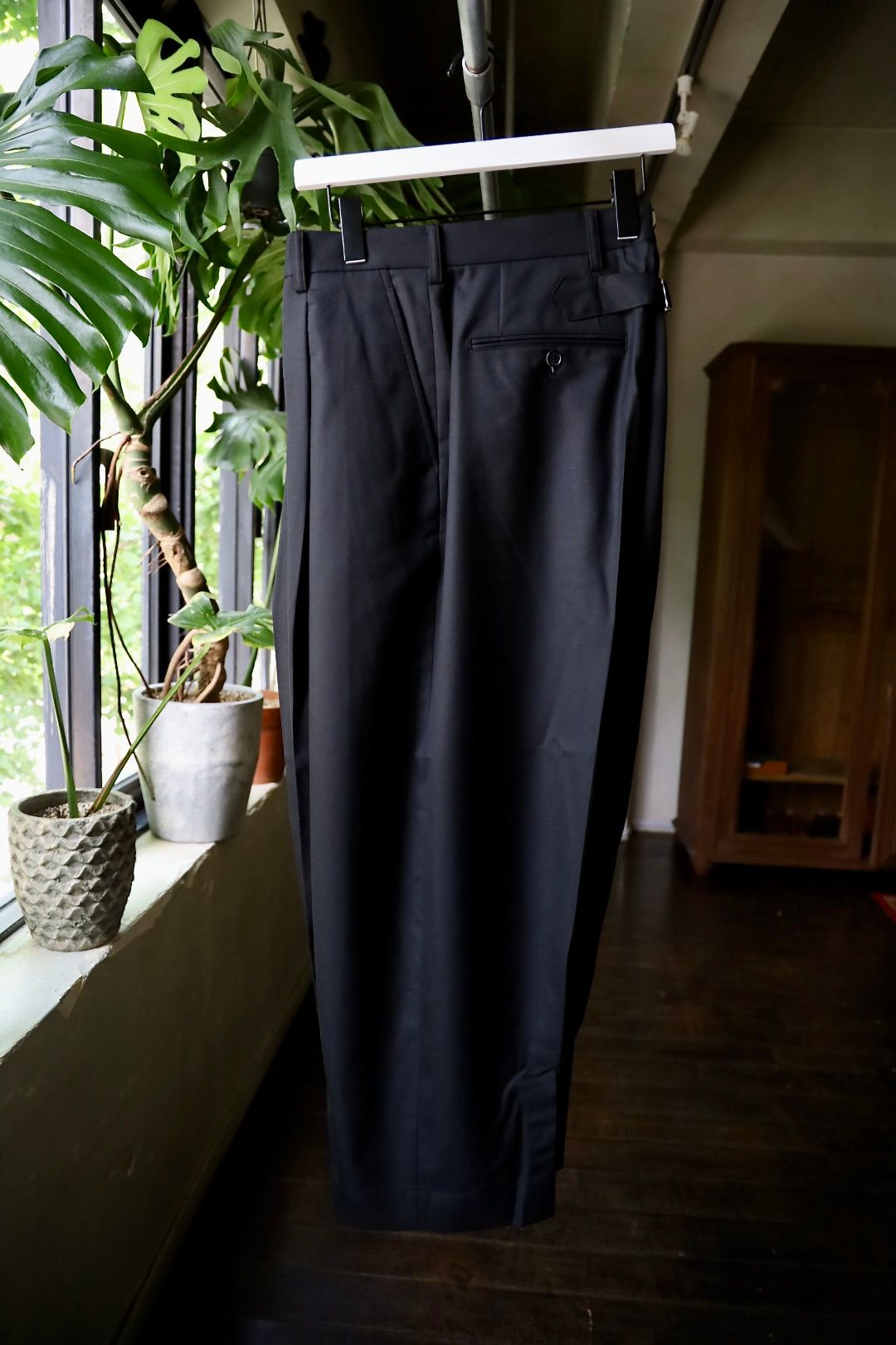 コムデギャルソンオム24AW ウールサージタックパンツ(HN-P006-051)BLACK