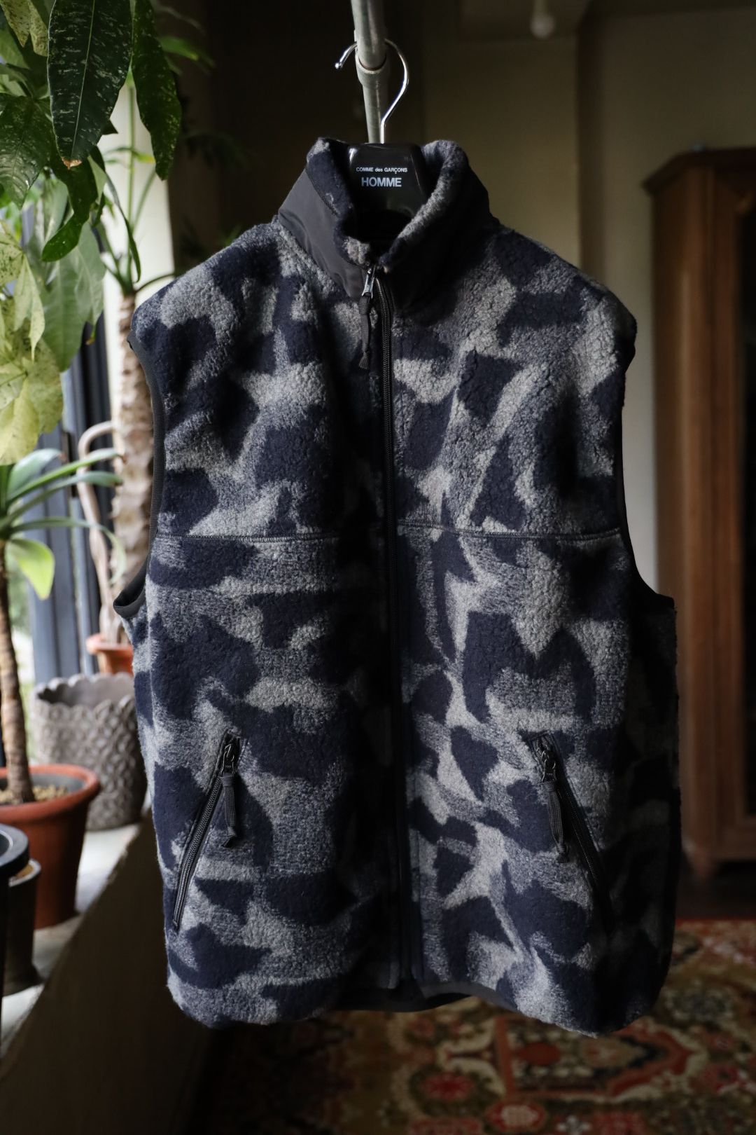 コムデギャルソンオム ウールボアフリースベスト(HR-T017-051)NAVY×GRAY☆10月2日(金)発売！