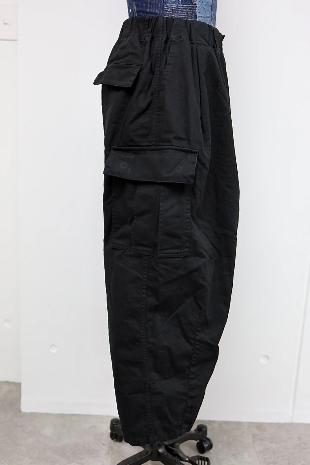 イズネス 26SS パンツ Herringbone 6-Pocket Pants (26SS_22_1005SSPT05)BLACK☆新作発売！