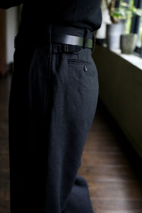 A.PRESSE Tweed Trousersスタイル