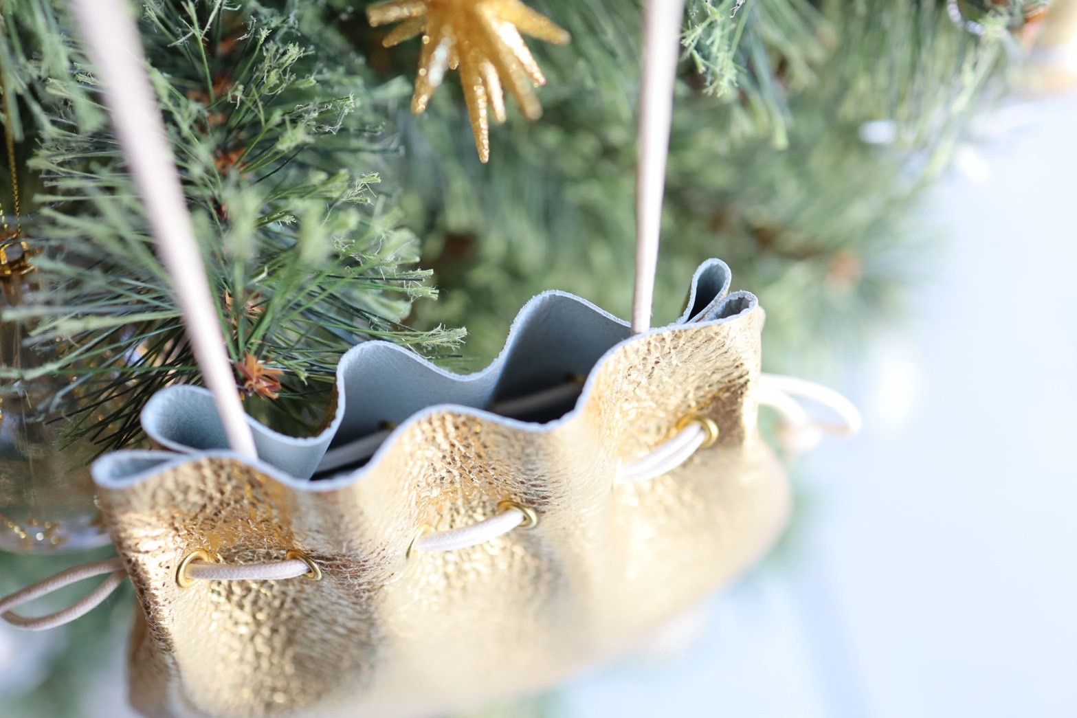 エンダースキーマ バッグpetal sac gloss(yv-b-psg)gold☆12月6日(土)発売！