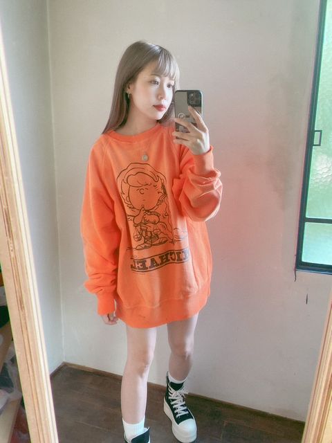 ©SAINT M×××××× 23AW CRW N SWT/MICHAEL"ORANGE"スタイル
