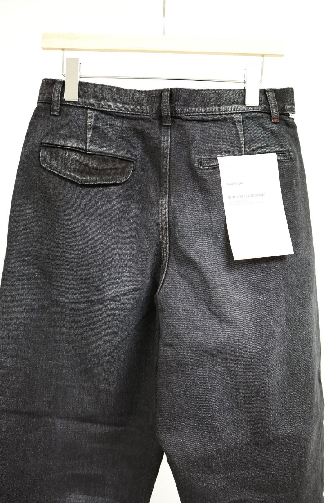 グラフペーパー Selvage Denim Two Tuck Tapered Pants(GU261-40060DB)BLACK_DARK FADE