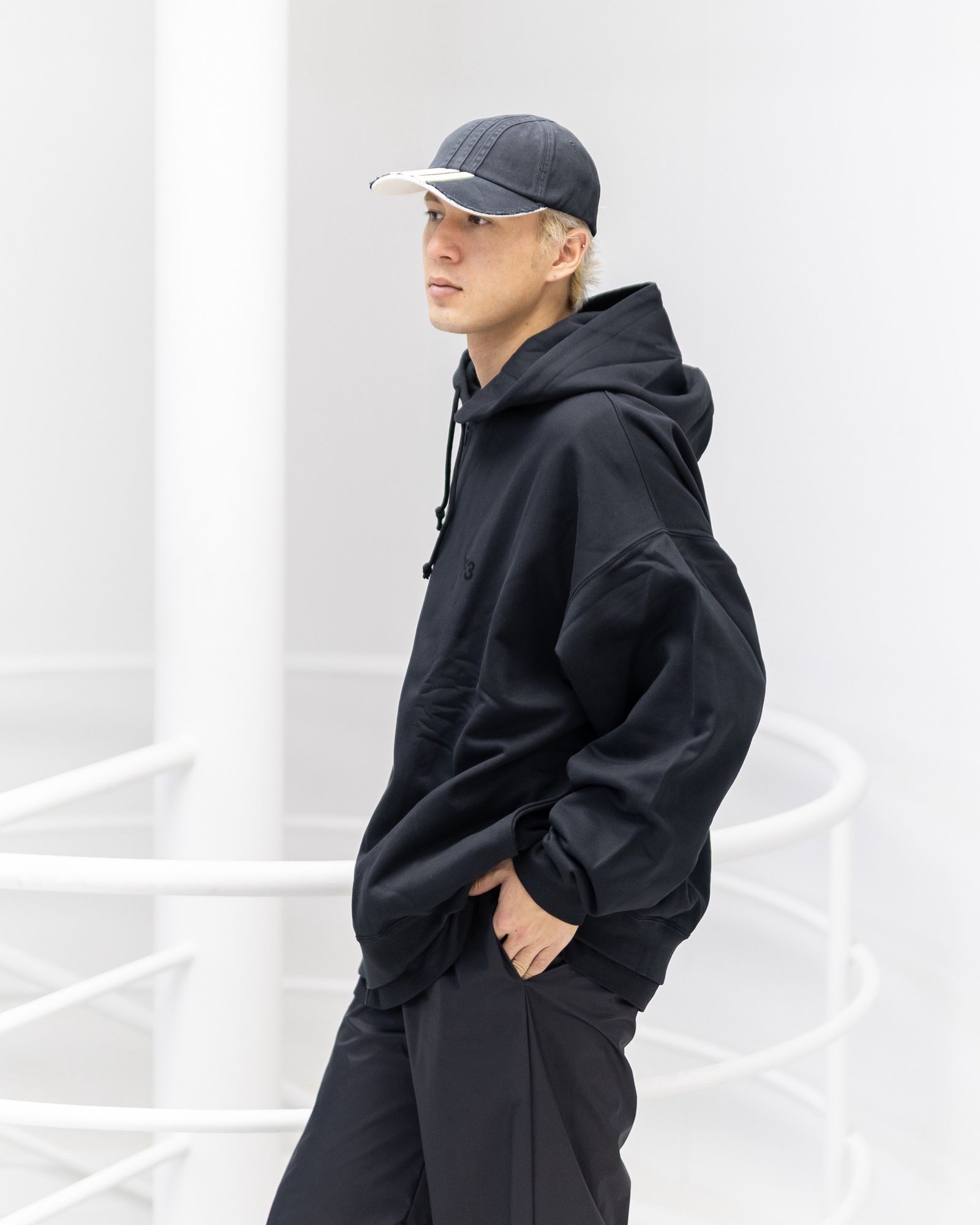 ワイスリー Y-3 フロントロゴ ジップ フーディーFL ZIP HOODIE (KA3107)BLACK☆新作発売！