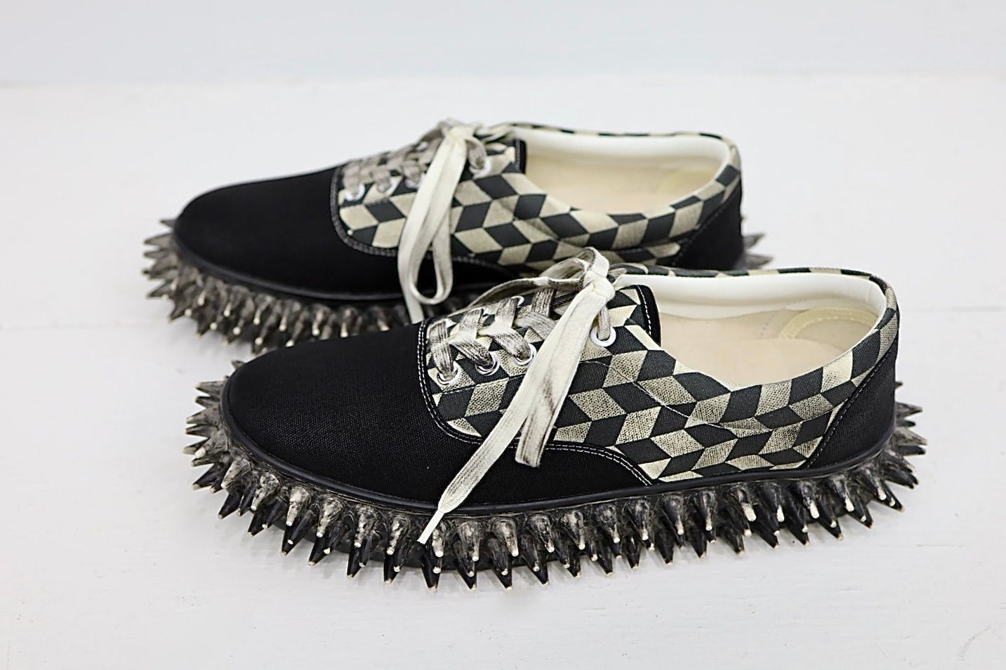 doublet 26ASS スニーカーDIRTY SPIKE CANVAS SNEAKER (26SS76FT68)BLACK☆12月13日(土)発売！