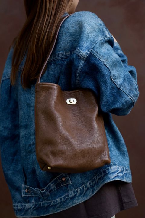 エンダースキーマ バッグ twist shoulder small(zw-b-tss)cognac☆6月13日(土)発売！