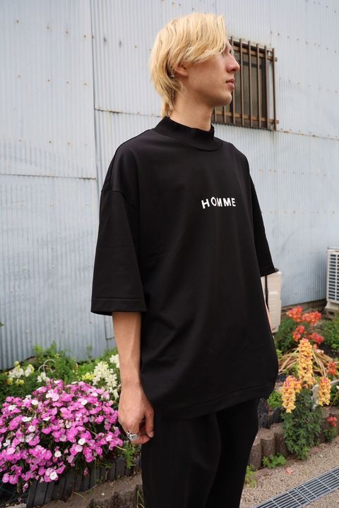 COMME des GARCONS HOMME 24SS ロゴプリントモックネックTシャツ(BLACK) Style 2024.4.30