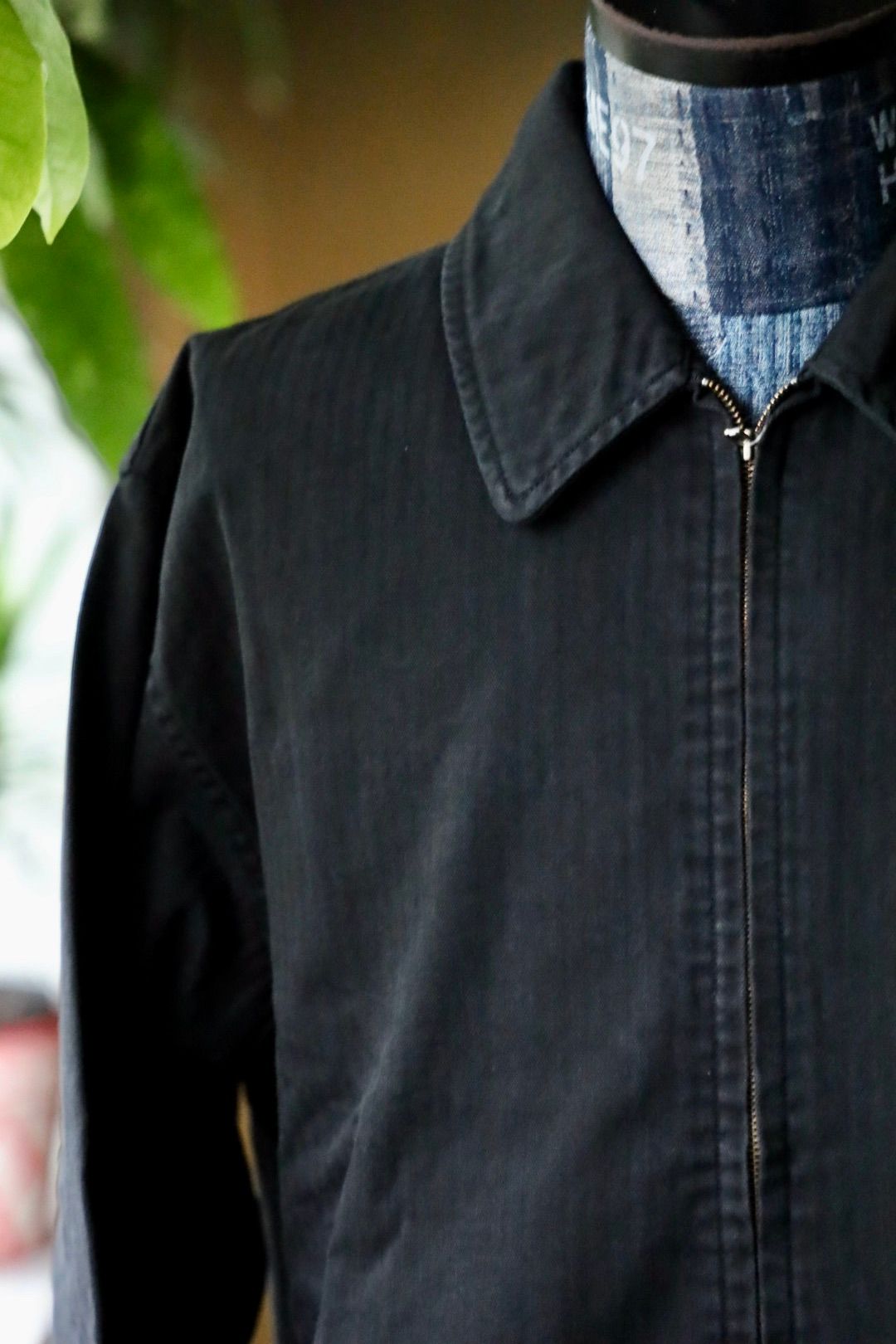 イズネス25AW HERRINGBONE ZIP JACKET(1007AWJK06)BLACK